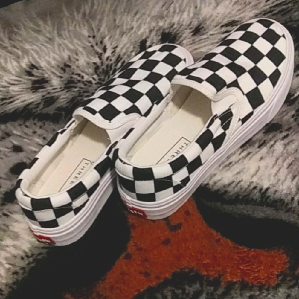 "Three in" low rise shoes